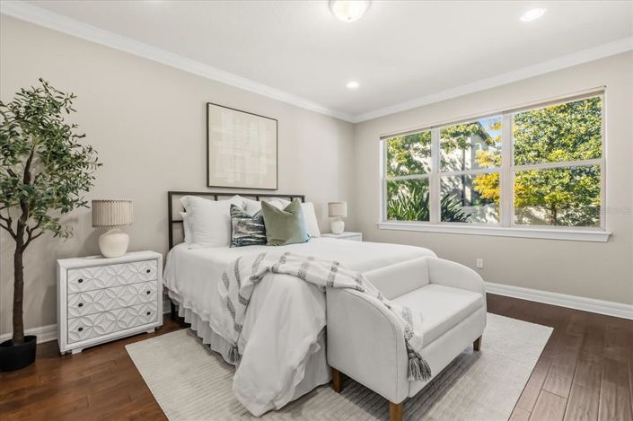 Image No.12-3 Bed Property for sale