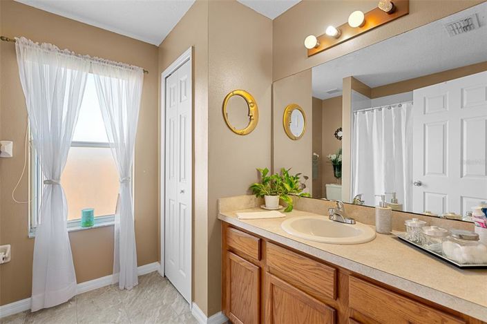 Image No.19-4 Bed Property for sale