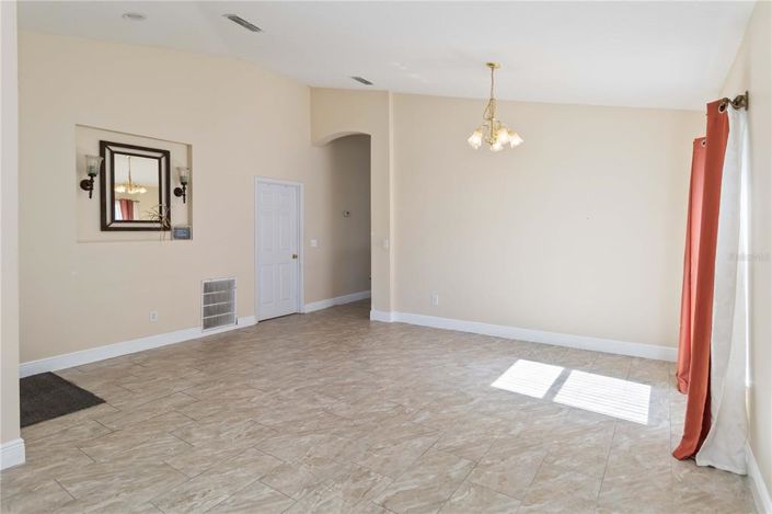 Image No.5-4 Bed Property for sale