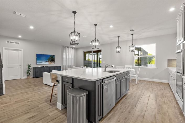 Image No.11-5 Bed Property for sale