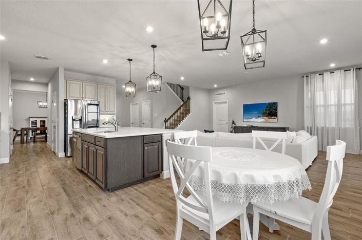 Image No.12-5 Bed Property for sale