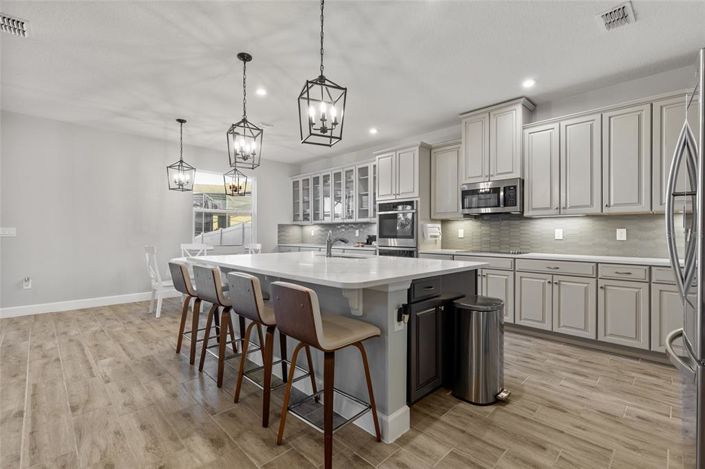 Image No.20-5 Bed Property for sale