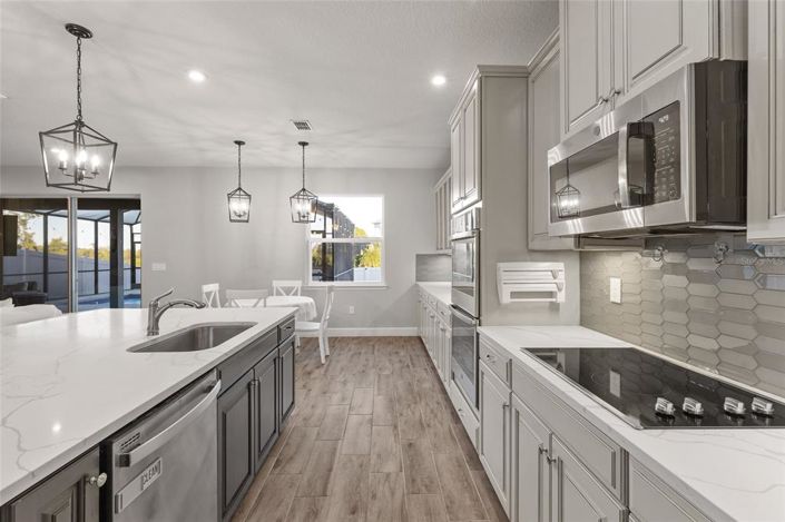 Image No.24-5 Bed Property for sale