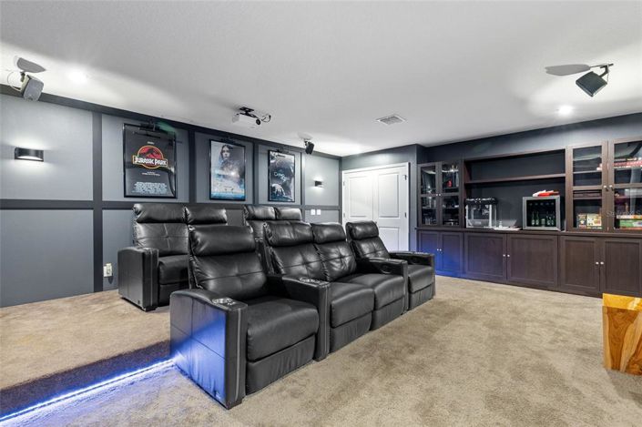 Image No.30-5 Bed Property for sale