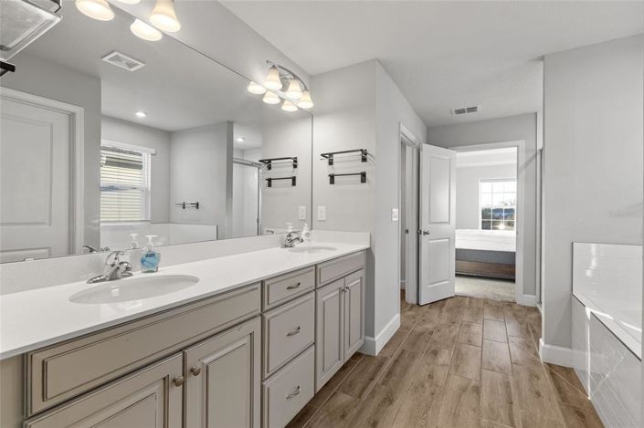 Image No.37-5 Bed Property for sale