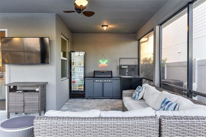 Image No.56-5 Bed Property for sale