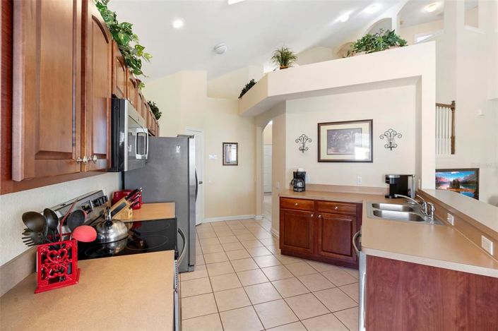 Image No.10-5 Bed Property for sale