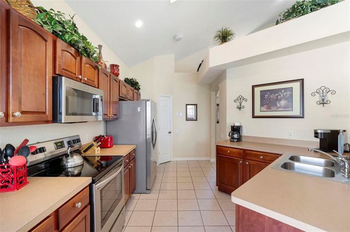 Image No.12-5 Bed Property for sale