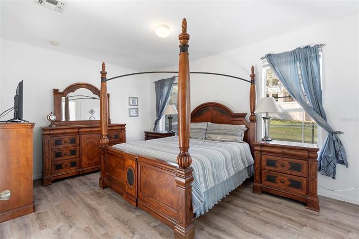 Image No.22-5 Bed Property for sale