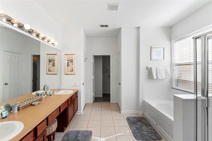 Image No.24-5 Bed Property for sale