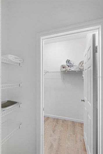 Image No.28-5 Bed Property for sale