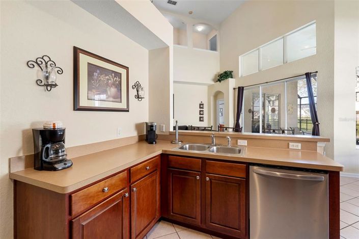 Image No.9-5 Bed Property for sale