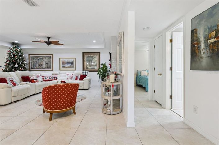 Image No.12-2 Bed Property for sale