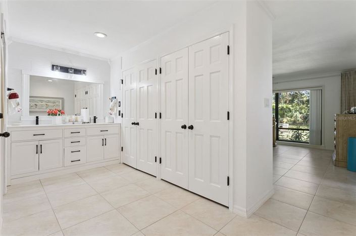 Image No.24-2 Bed Property for sale