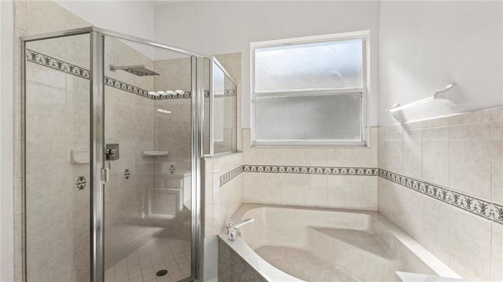 Image No.25-4 Bed Property for sale