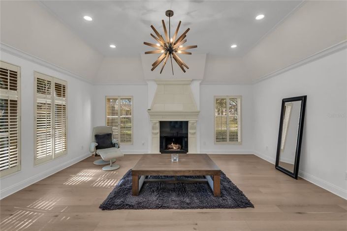 Image No.10-3 Bed Property for sale