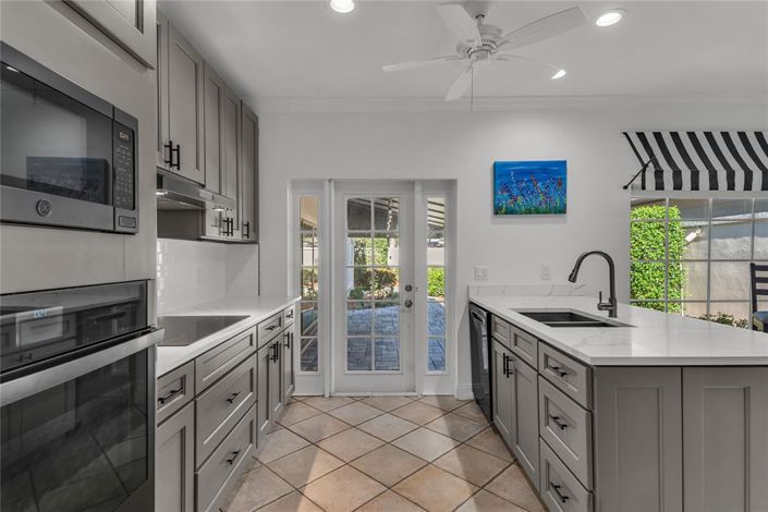 Image No.22-3 Bed Property for sale