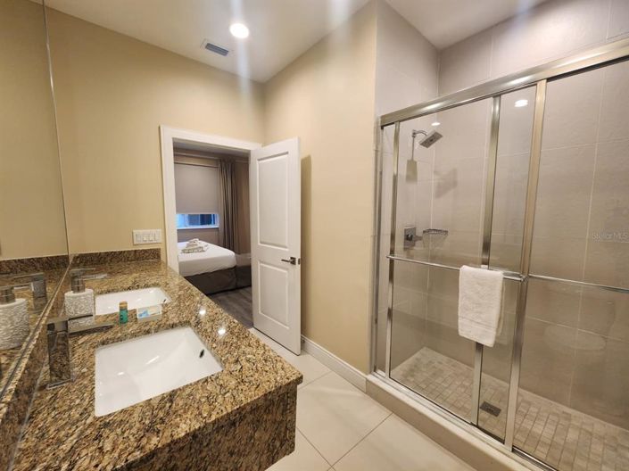 Image No.15-4 Bed Townhouse for sale