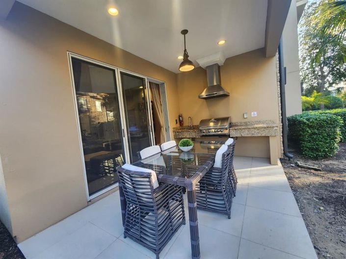 Image No.19-4 Bed Townhouse for sale