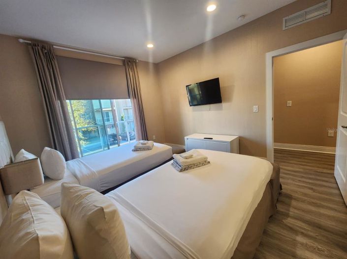 Image No.25-4 Bed Townhouse for sale