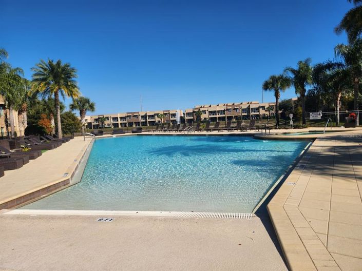 Image No.44-4 Bed Townhouse for sale