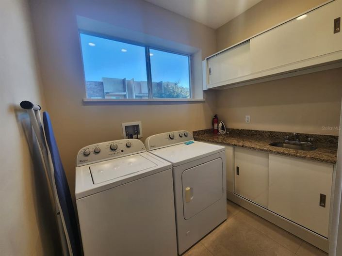 Image No.8-4 Bed Townhouse for sale