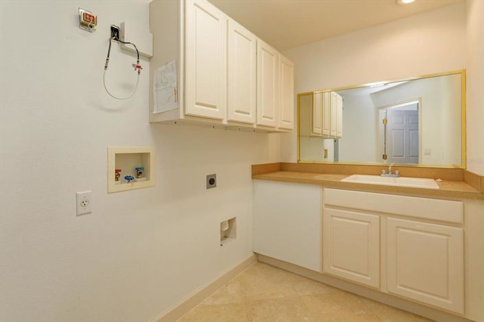 Image No.31-3 Bed Property for sale