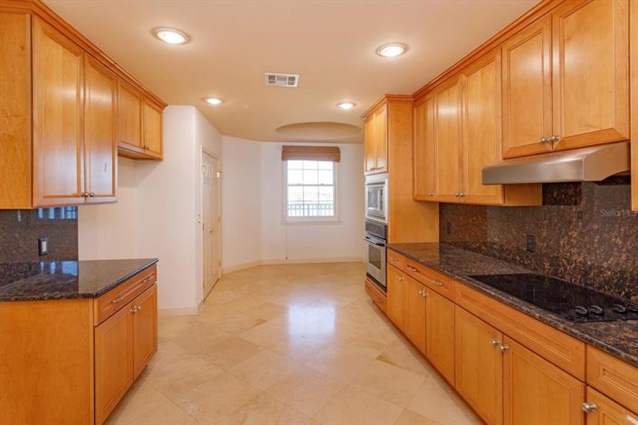 Image No.8-3 Bed Property for sale