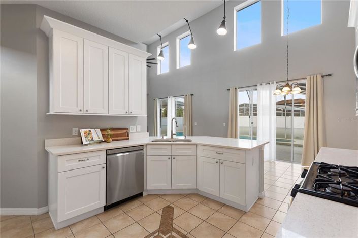 Image No.13-5 Bed Property for sale