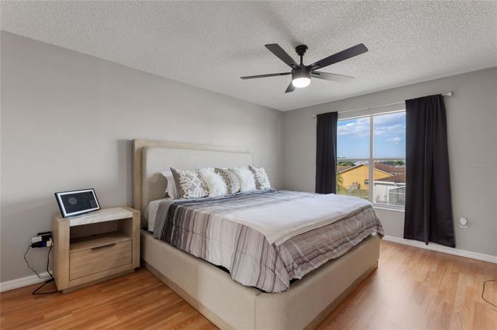 Image No.17-5 Bed Property for sale