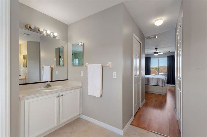 Image No.20-5 Bed Property for sale