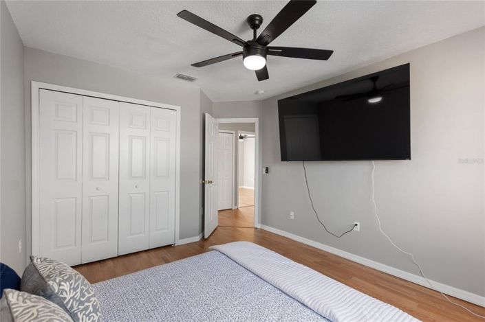 Image No.23-5 Bed Property for sale