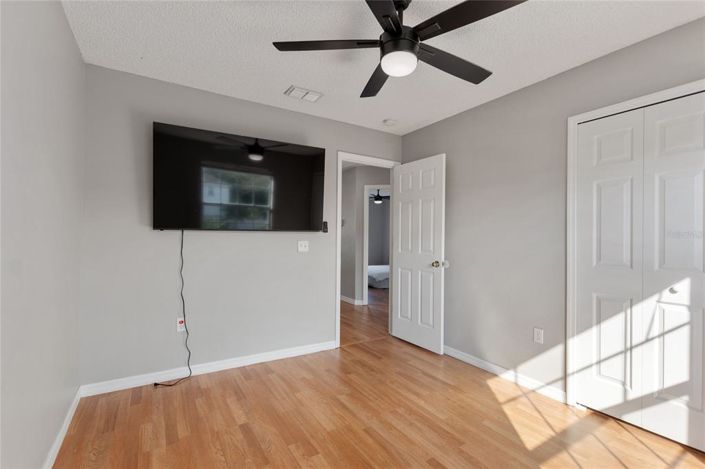 Image No.30-5 Bed Property for sale