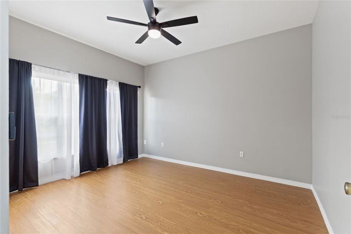 Image No.36-5 Bed Property for sale