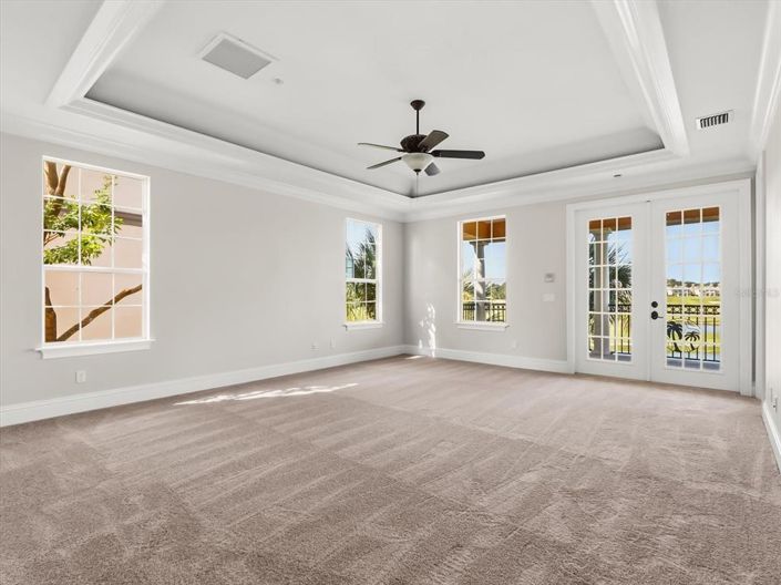 Image No.17-6 Bed Property for sale