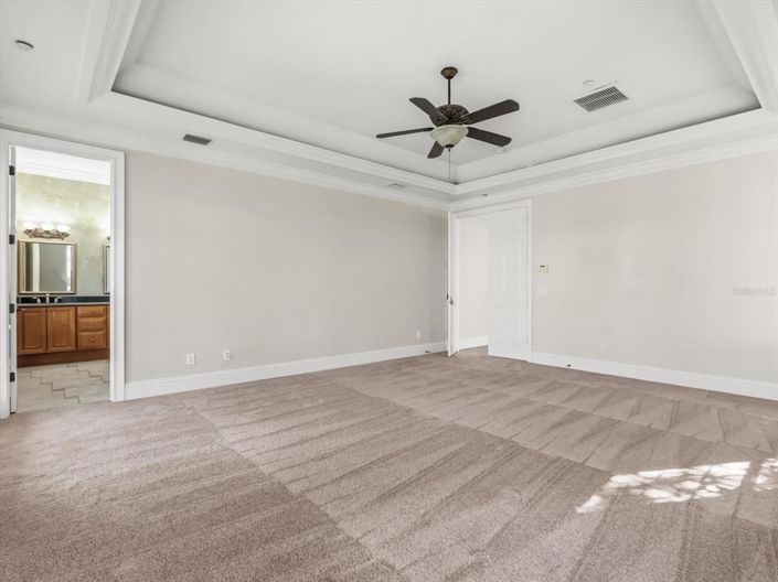 Image No.20-6 Bed Property for sale