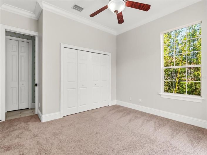 Image No.22-6 Bed Property for sale