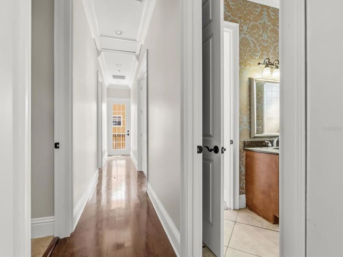 Image No.44-6 Bed Property for sale