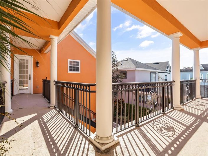 Image No.58-6 Bed Property for sale