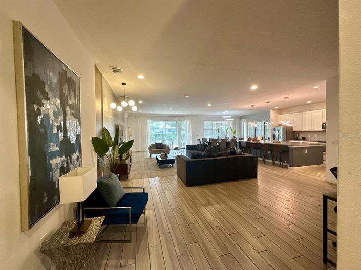 Image No.3-14 Bed Property for sale