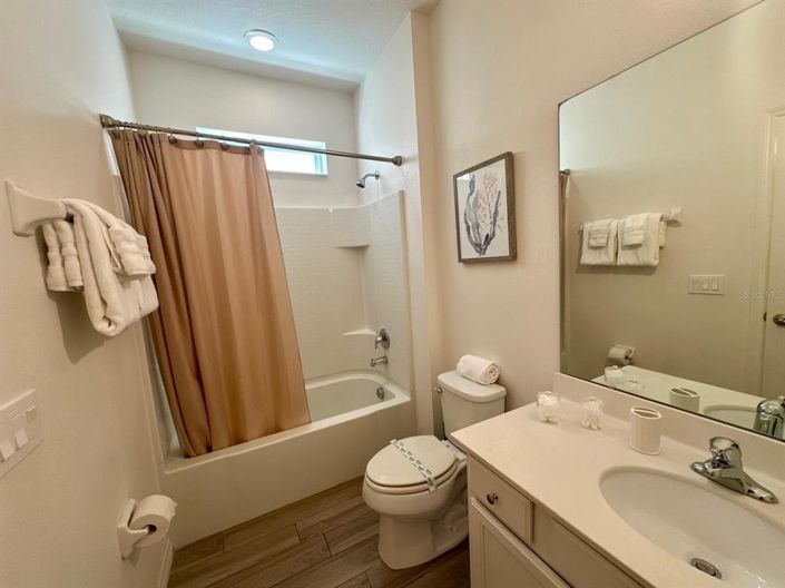 Image No.34-14 Bed Property for sale