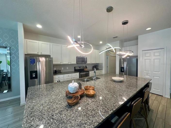 Image No.42-14 Bed Property for sale