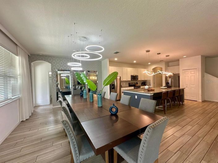 Image No.9-14 Bed Property for sale