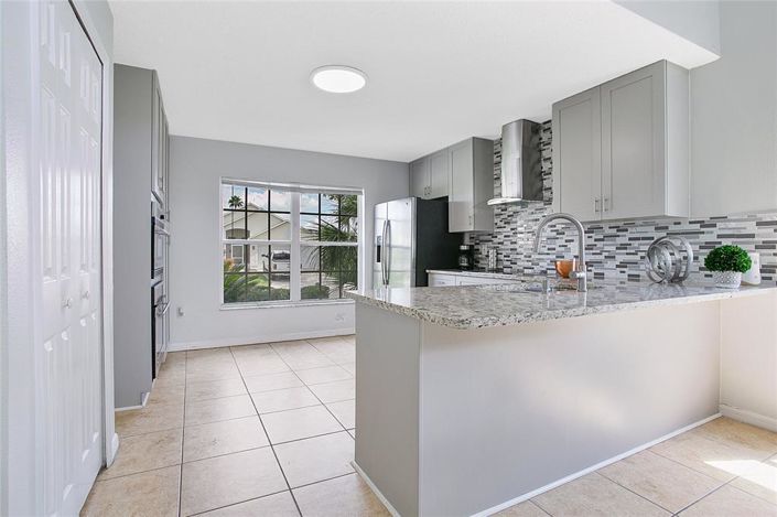 Image No.12-4 Bed Property for sale