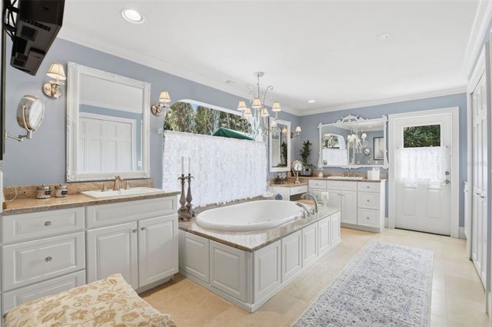 Image No.28-3 Bed Property for sale