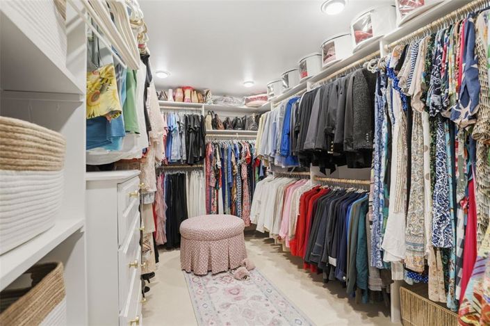 Image No.32-3 Bed Property for sale