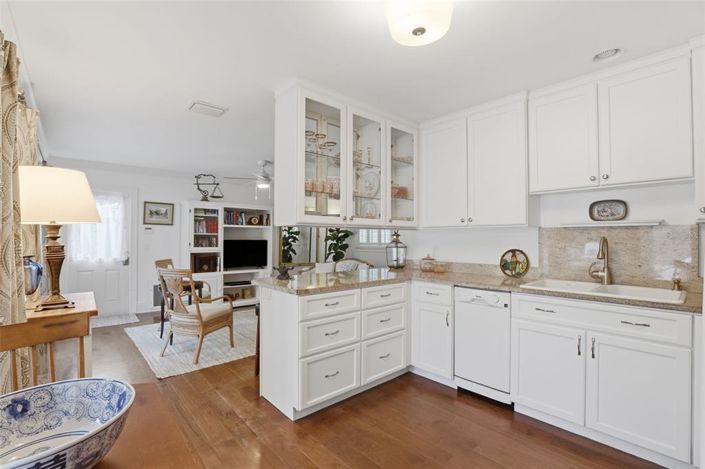 Image No.38-3 Bed Property for sale