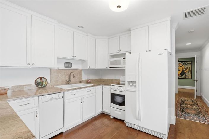 Image No.39-3 Bed Property for sale