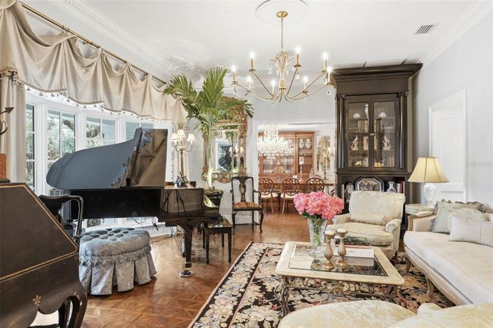 Image No.8-3 Bed Property for sale