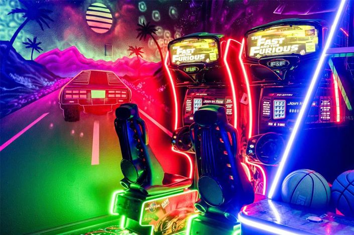 Image No.17-5 Bed Property for sale